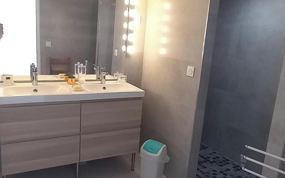 Photo of Bathroom in Epargnes