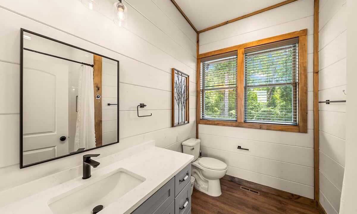 Photo of Bathroom in Sevierville