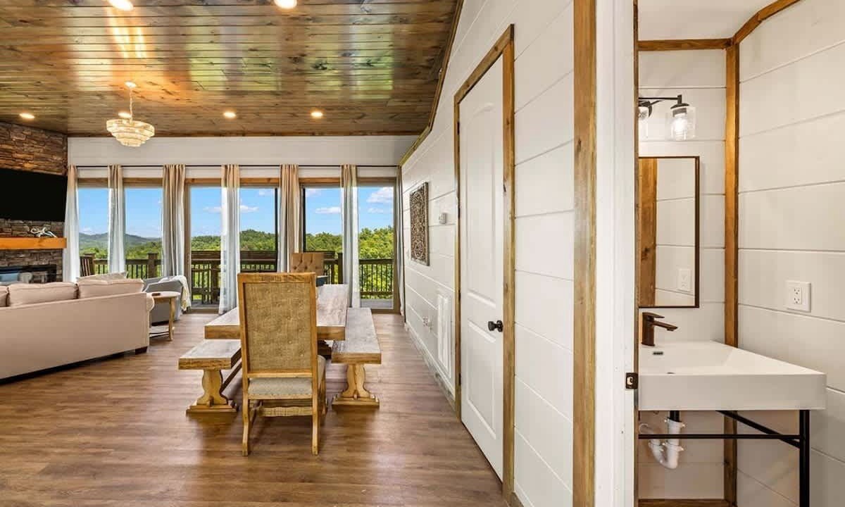 Photo of Livingroom in Sevierville