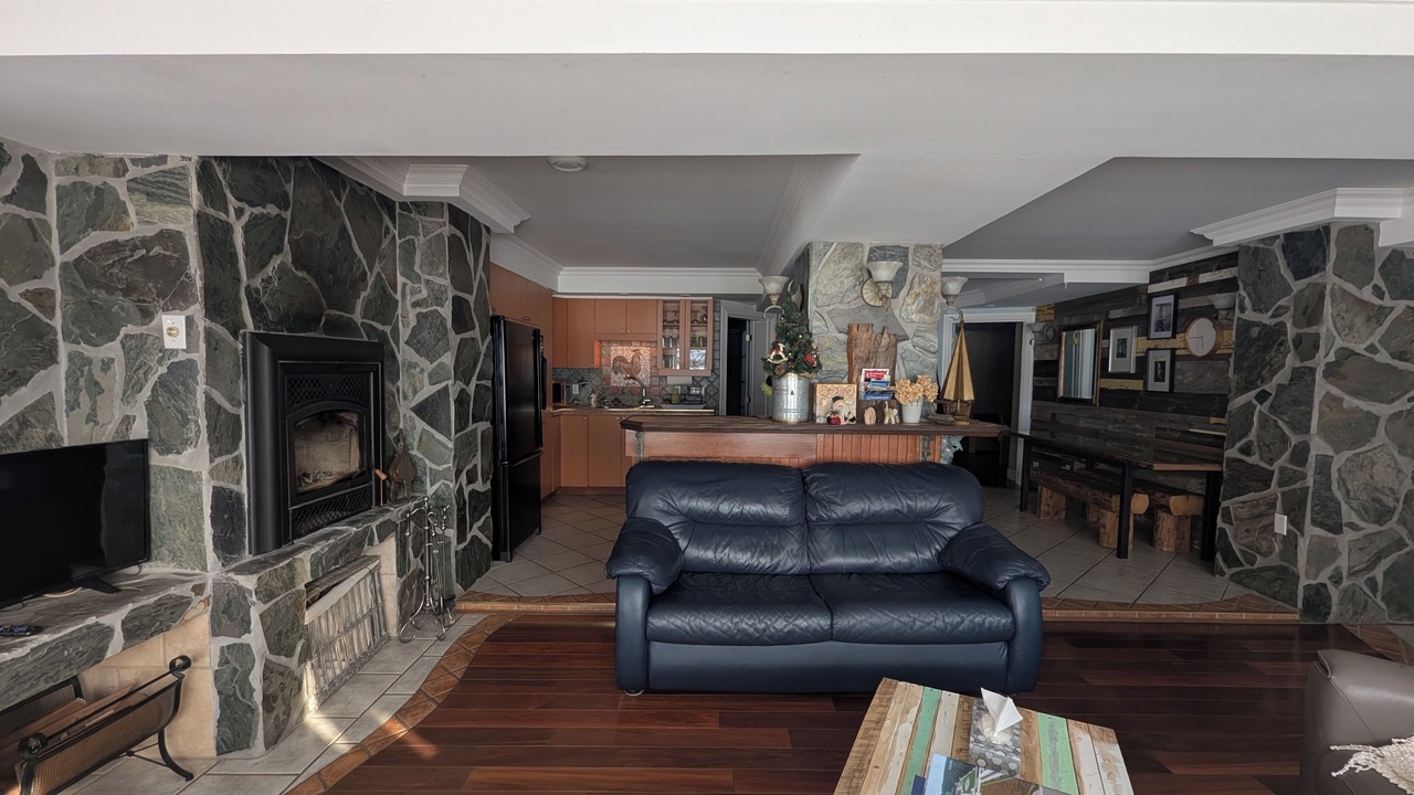 Photo of Livingroom in Pincourt