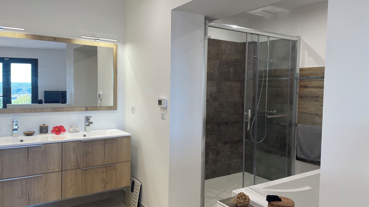 Photo of Bathroom in Manosque