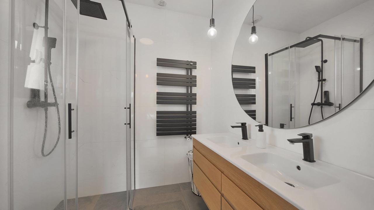 Photo of Bathroom in Sainghin-en-Melantois