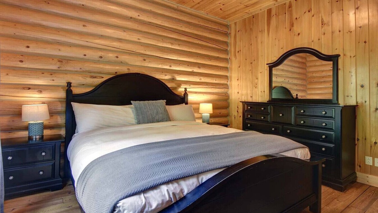 Photo of Bedroom in Mont-Tremblant