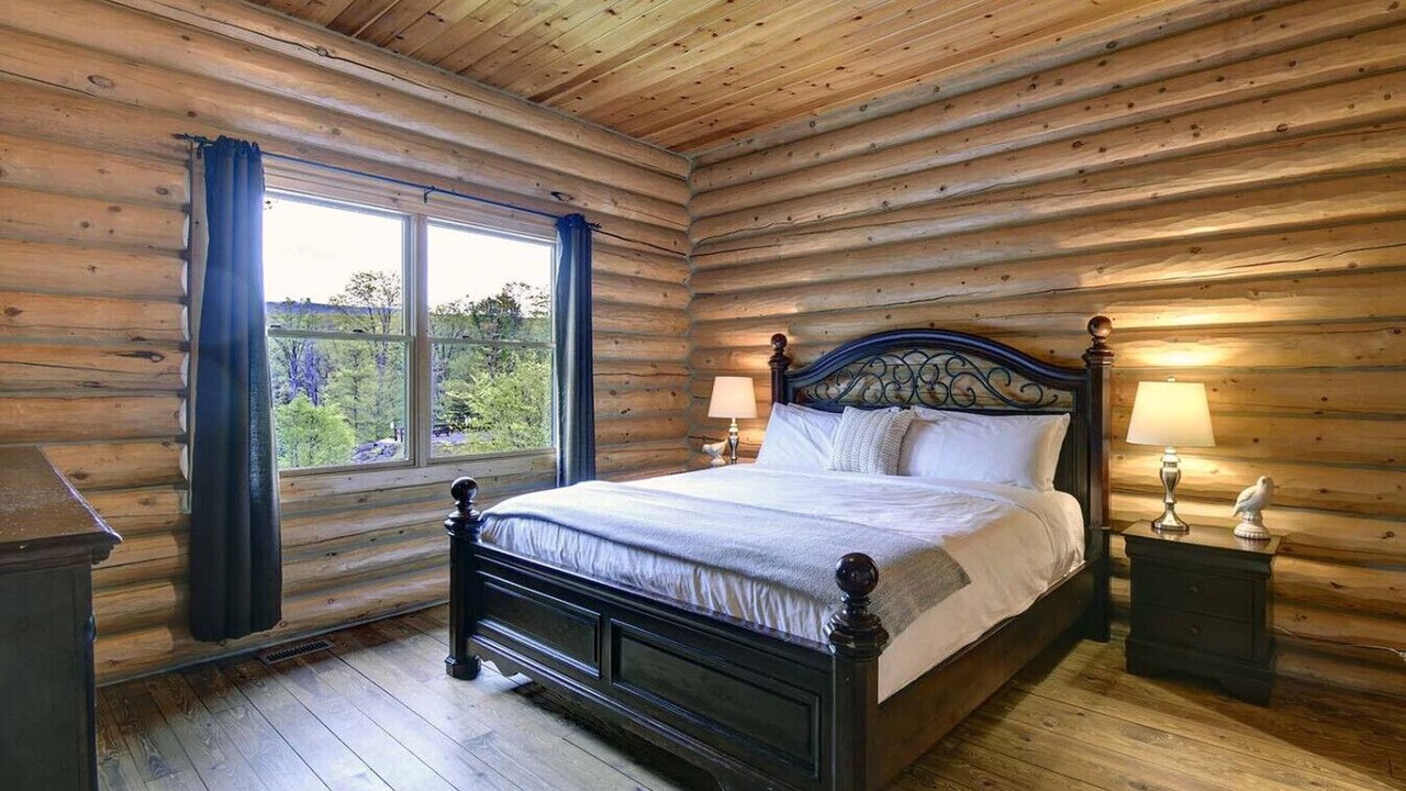 Photo of Bedroom in Mont-Tremblant