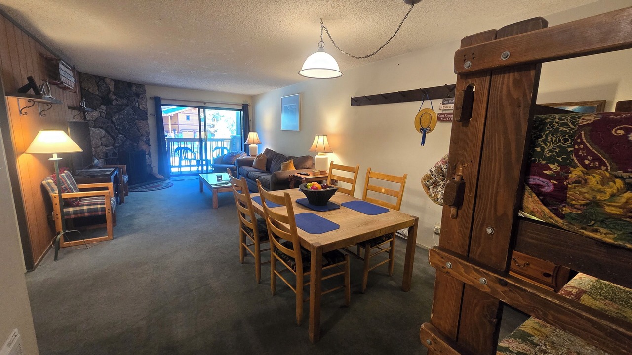 Photo of Livingroom in Mammoth Lakes