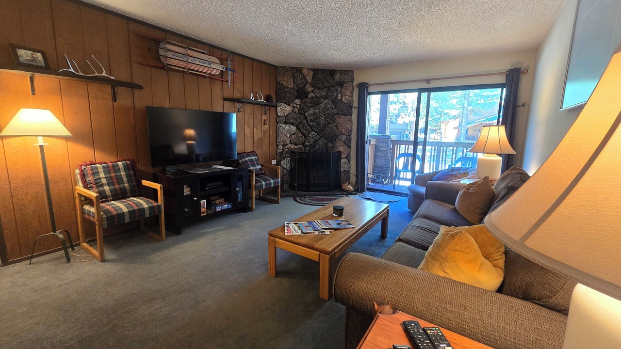 Photo of Livingroom in Mammoth Lakes