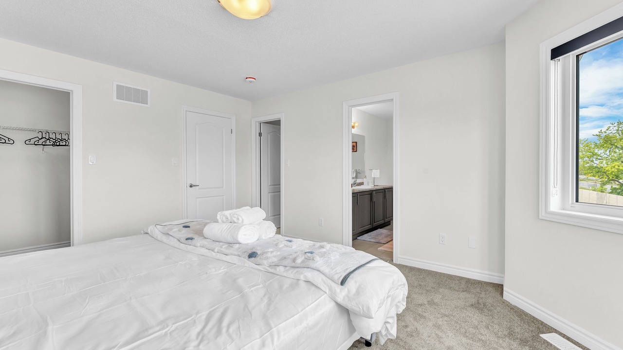 Photo of Bedroom in Thorold