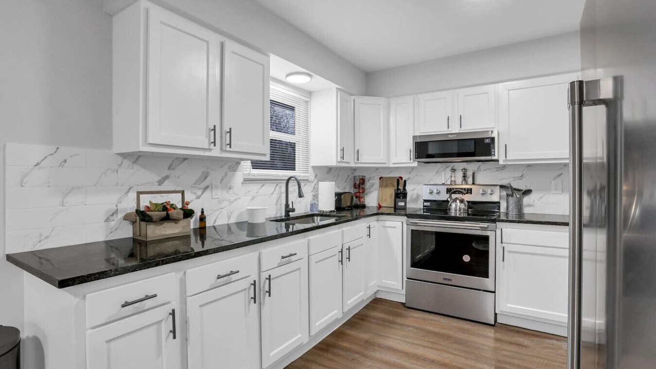 Photo of Kitchen in Summit Station
