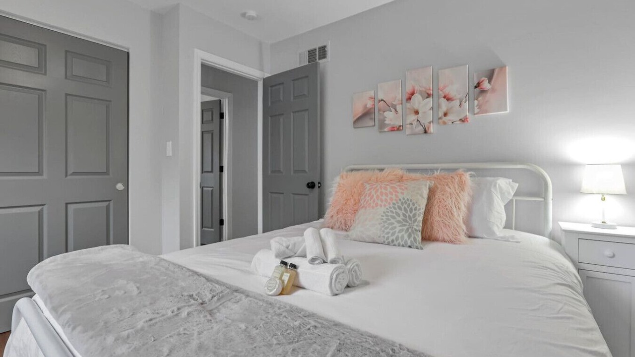 Photo of Bedroom in Summit Station