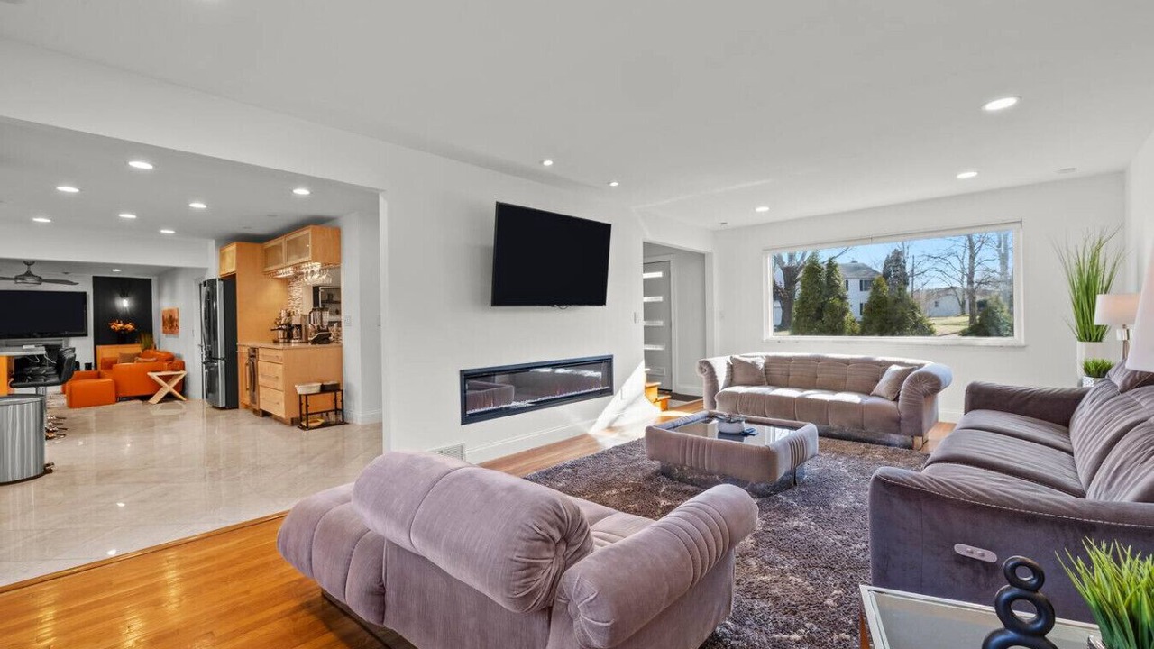 Photo of Livingroom in Northwest Columbus