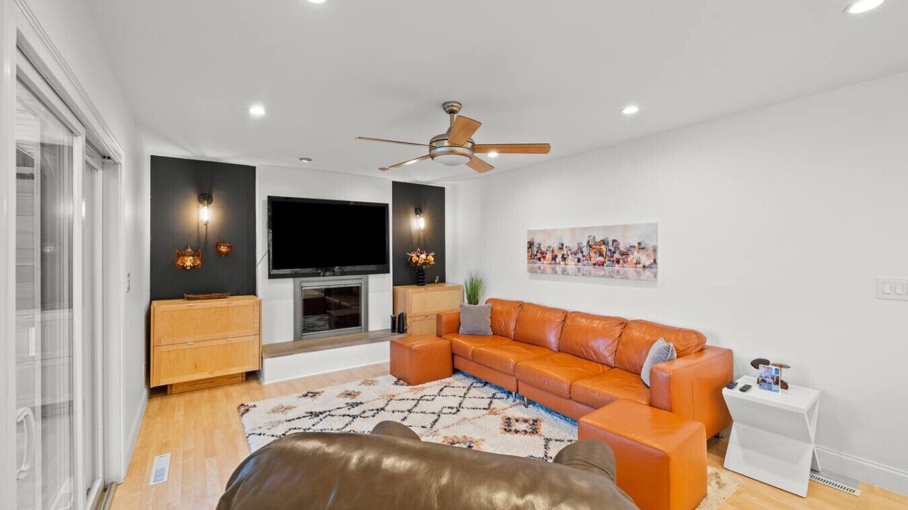 Photo of Livingroom in Northwest Columbus