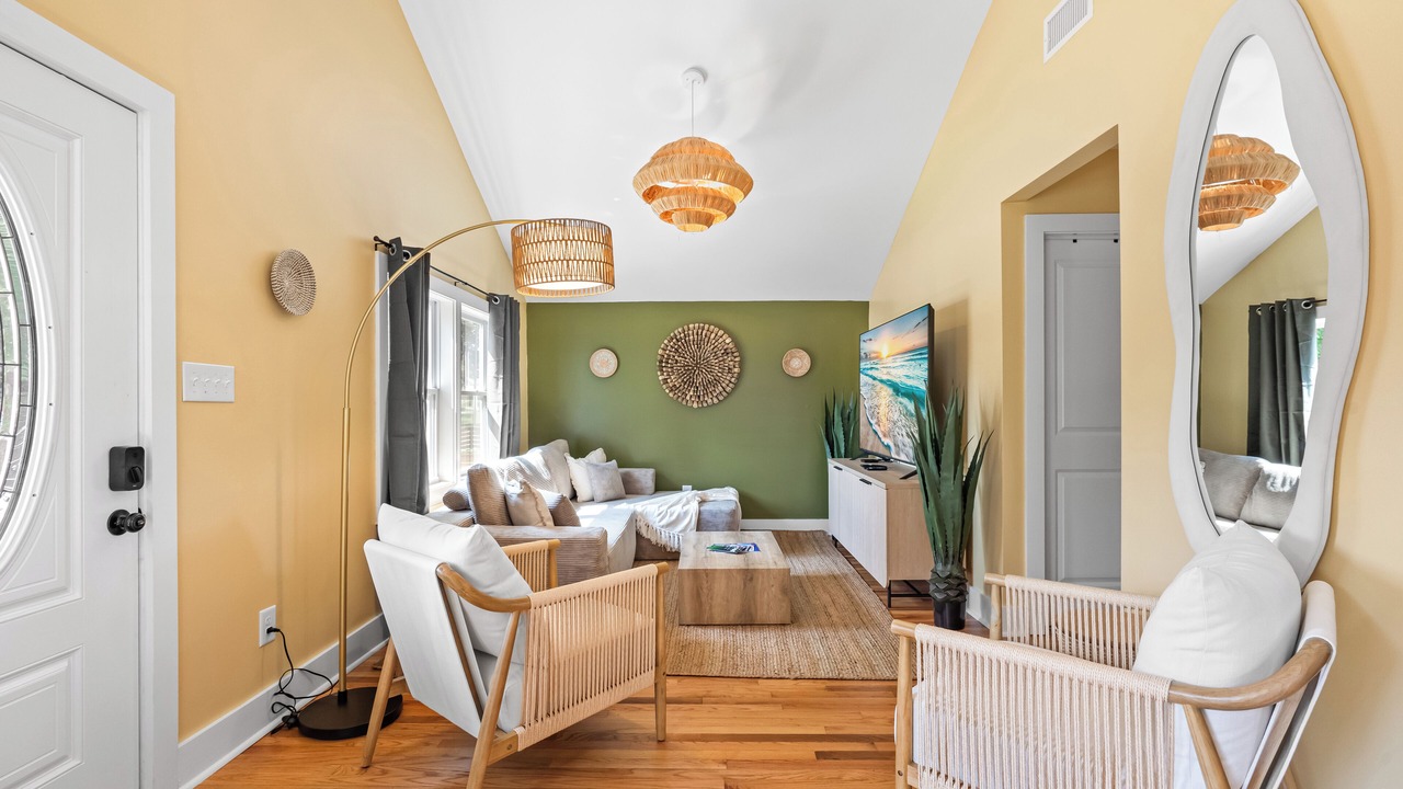 Photo of Livingroom in Downtown