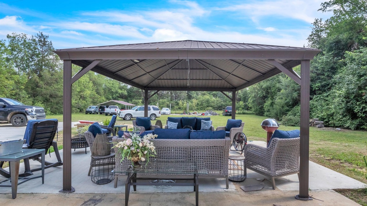 Photo of Outdoor in Mayhew