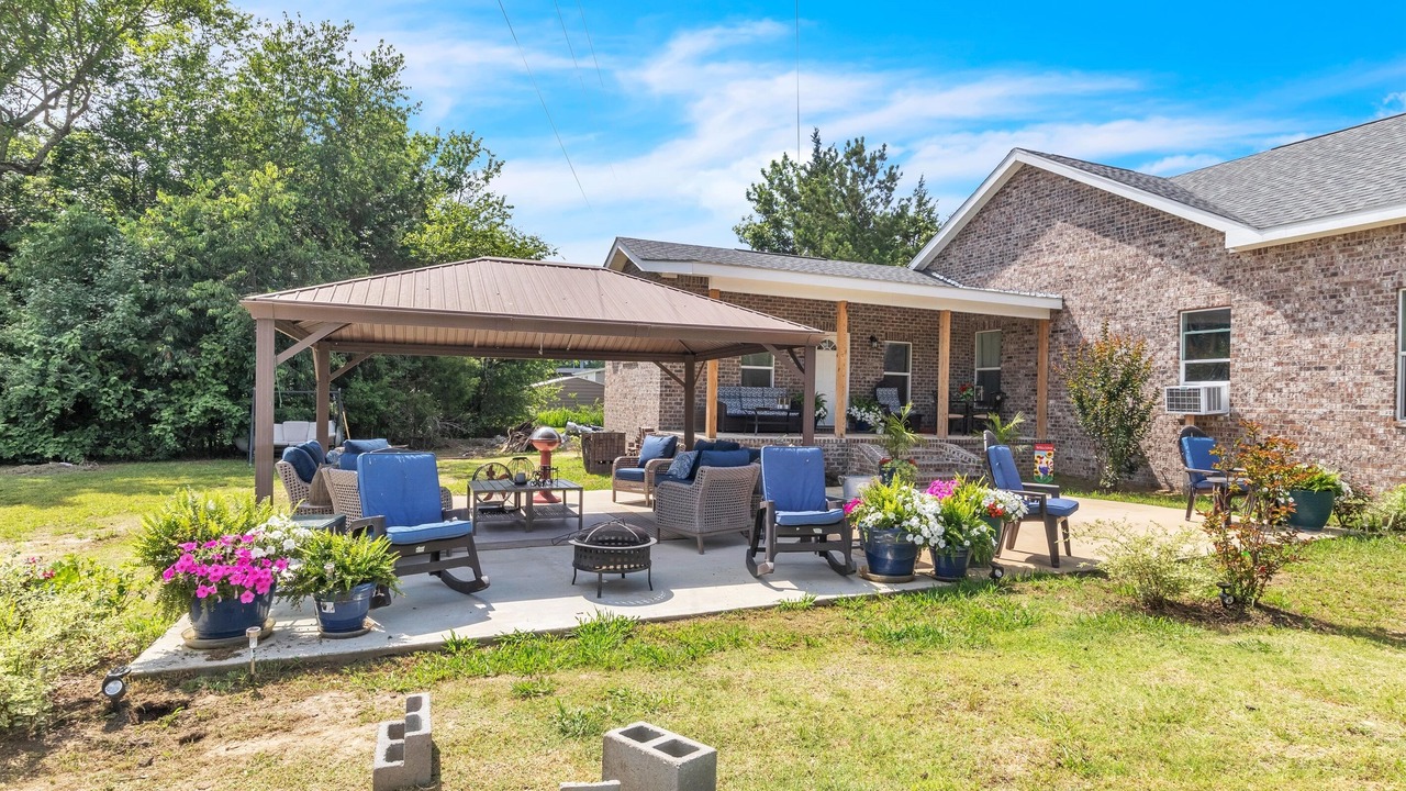 Photo of Outdoor in Mayhew