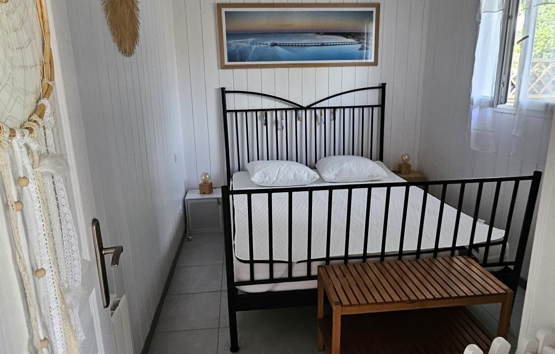 Photo of Bedroom in Lanton