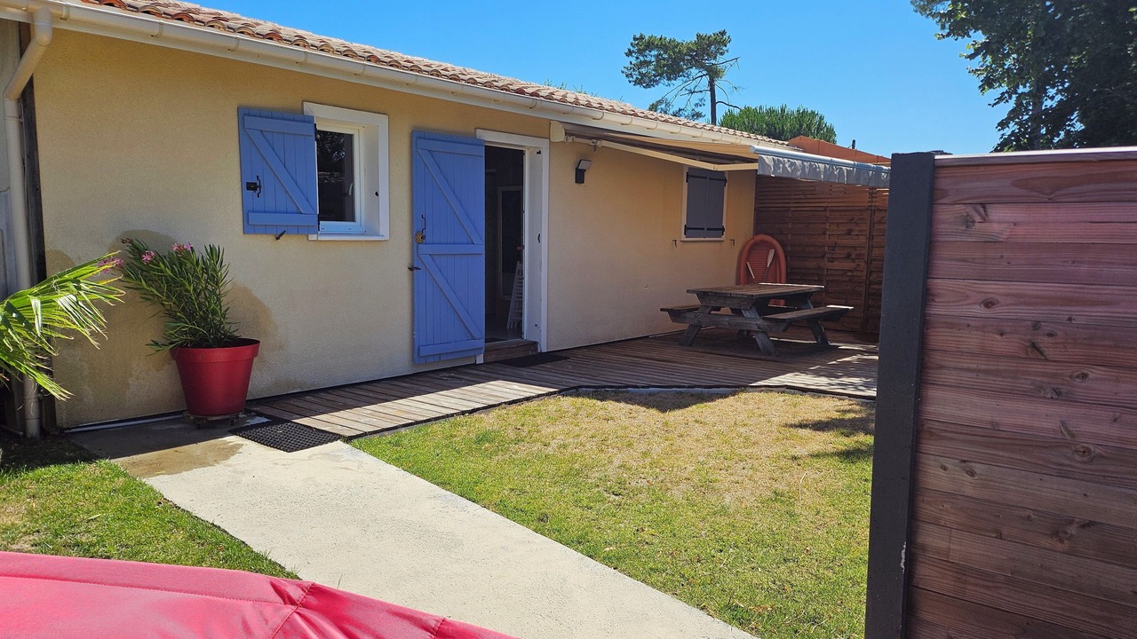 Photo of Outdoor in Lanton