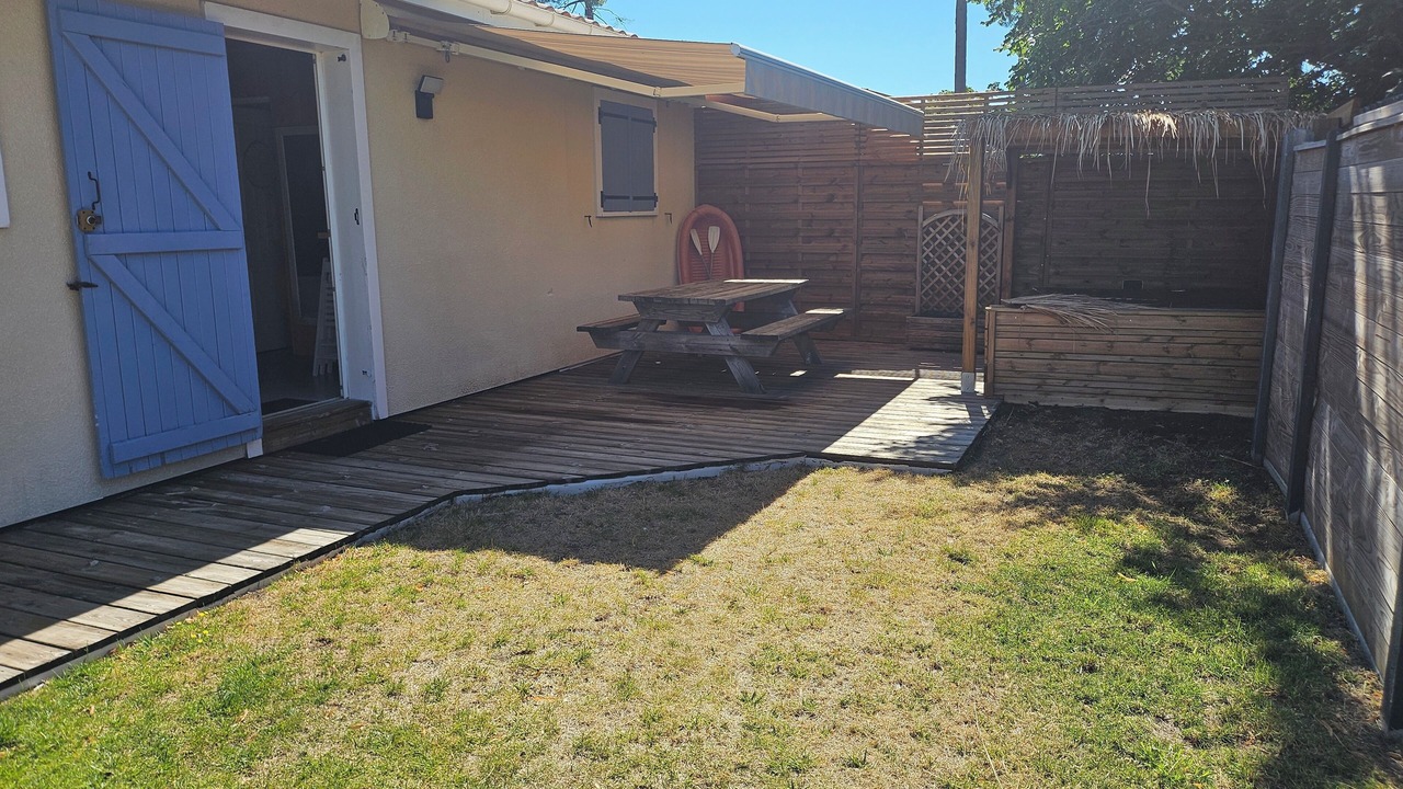 Photo of Outdoor in Lanton