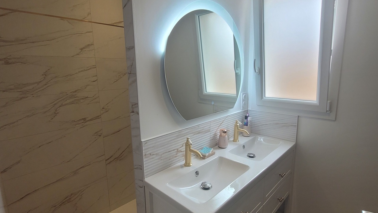 Photo of Bathroom in Beauvoir-sur-Mer