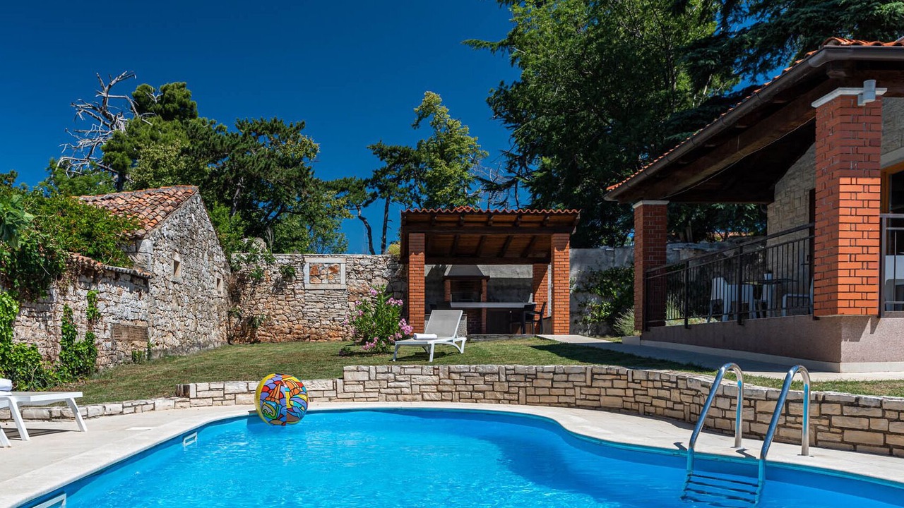 Photo of Outdoor in Farini