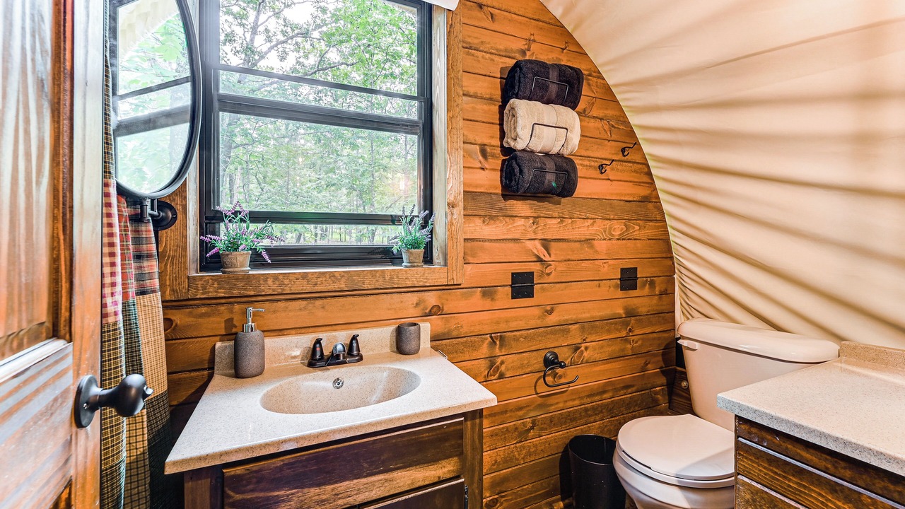 Photo of Bathroom in Hochatown