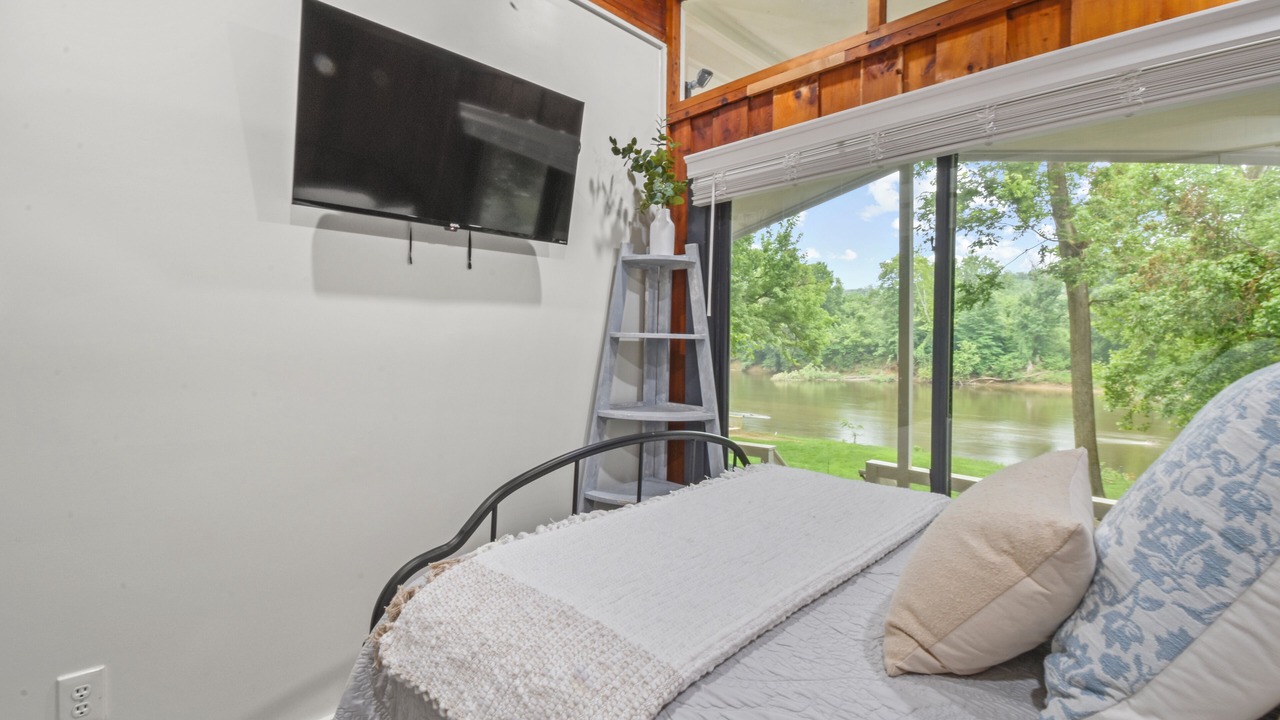 Photo of Bedroom in Berryville