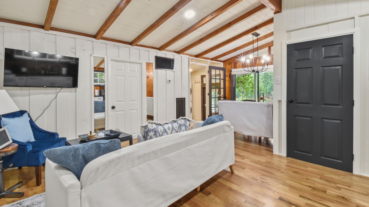 Photo of Livingroom in Berryville