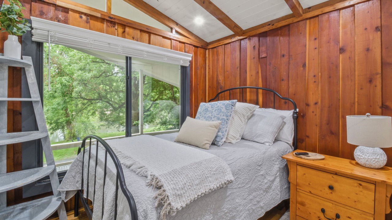 Photo of Bedroom in Berryville