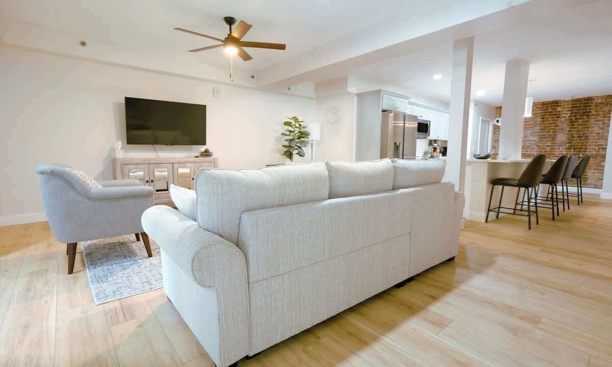 Photo of Livingroom in Downtown