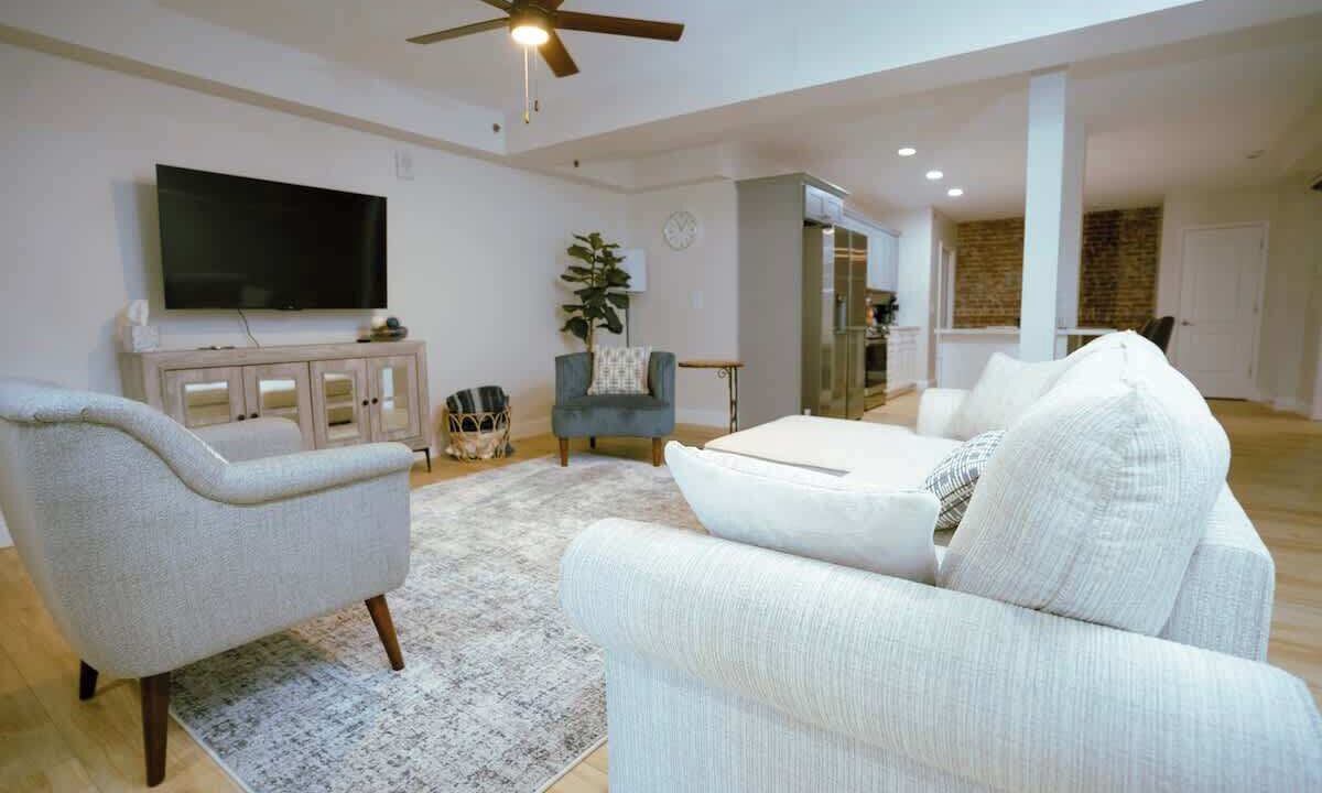 Photo of Livingroom in Downtown
