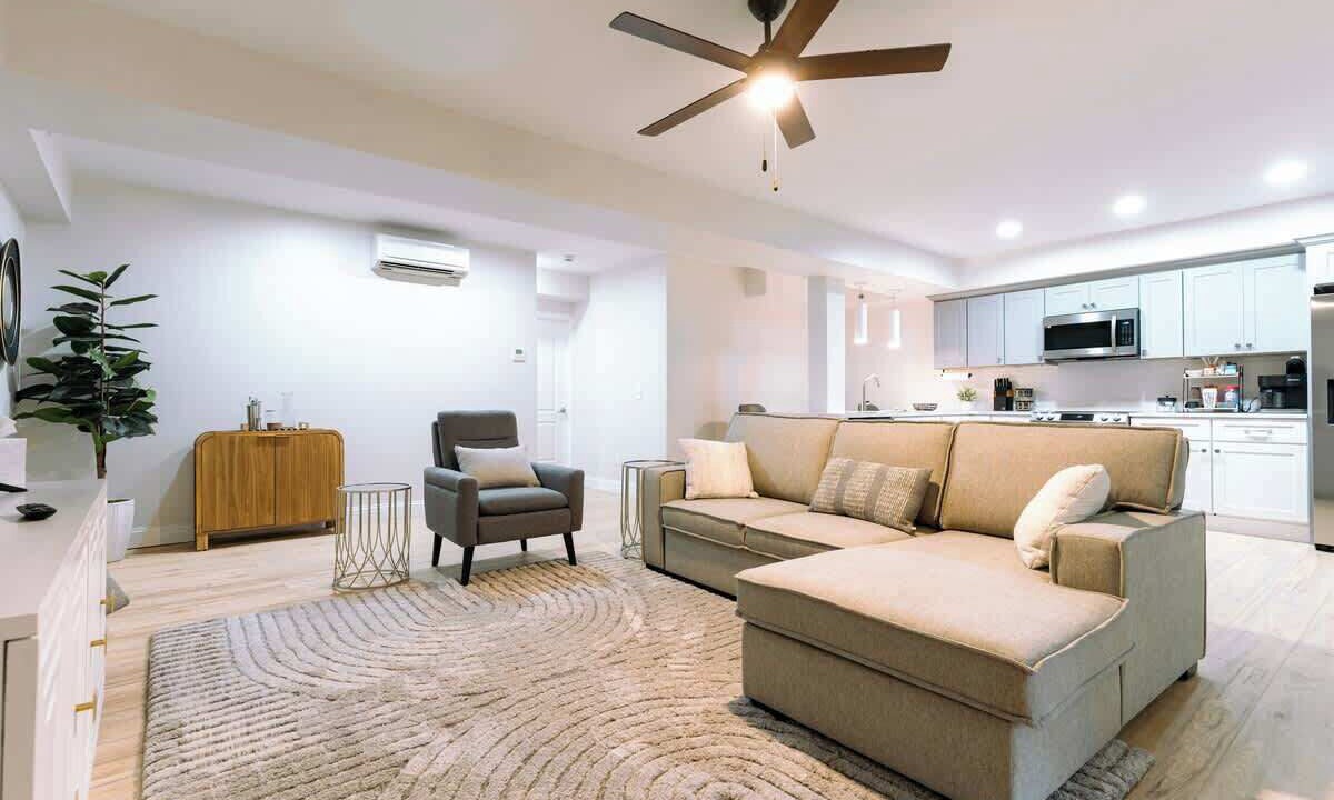 Photo of Livingroom in Downtown