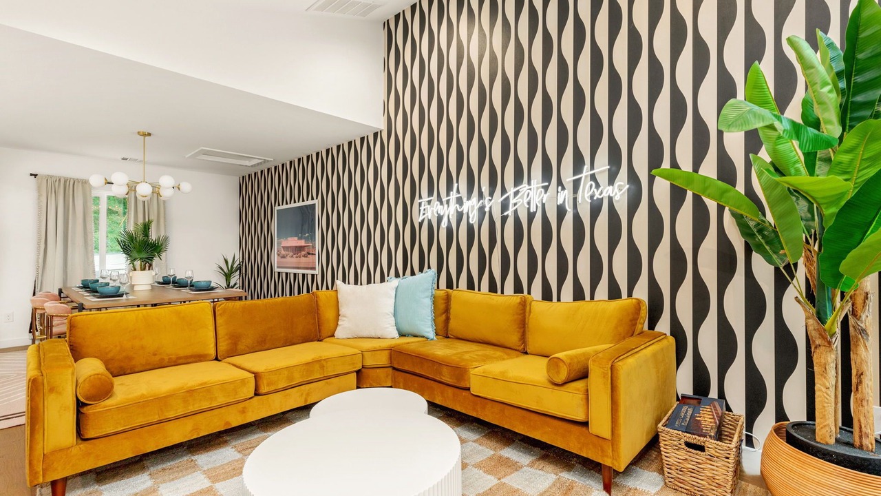 Photo of Livingroom in South Lamar