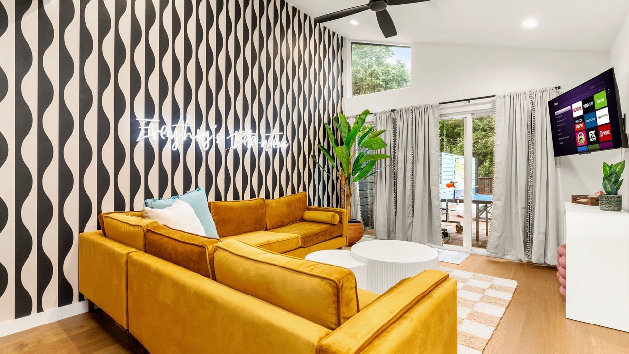 Photo of Livingroom in South Lamar