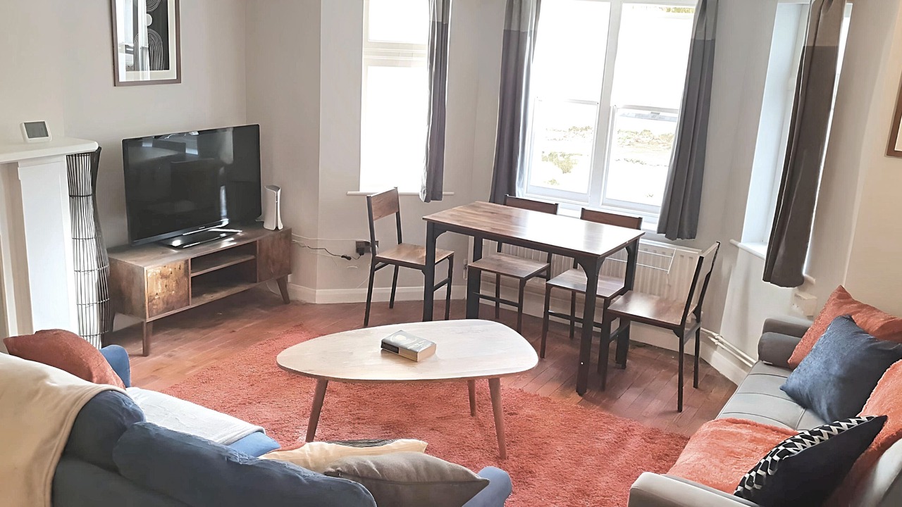 Photo of Bedroom in Reigate