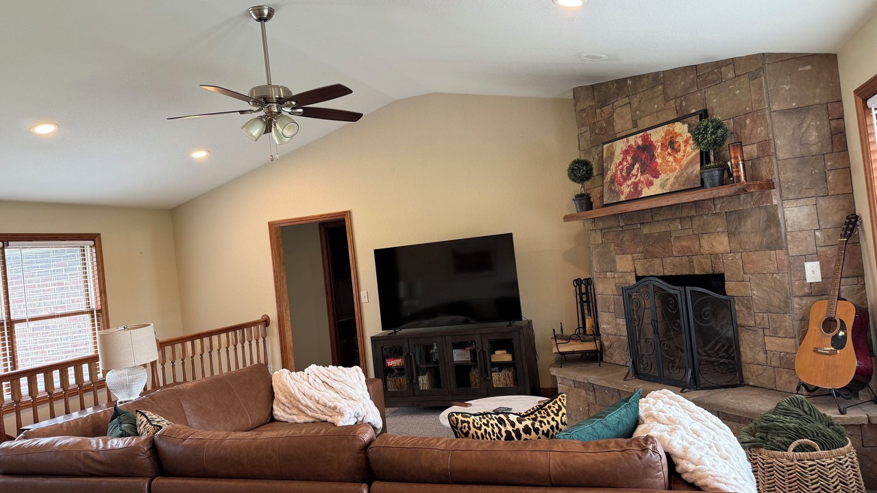 Photo of Livingroom in Crestline