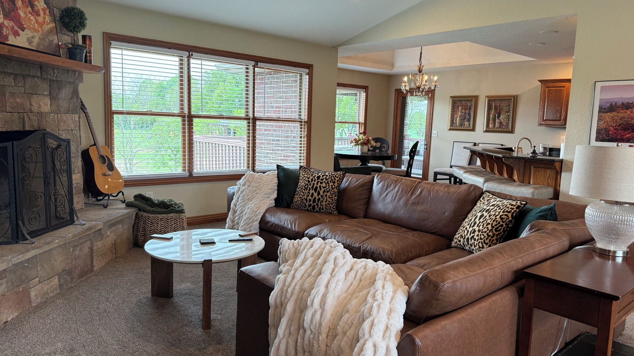 Photo of Livingroom in Crestline