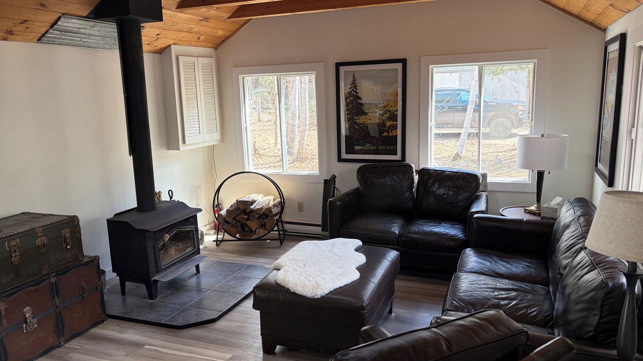 Photo of Livingroom in North Frontenac