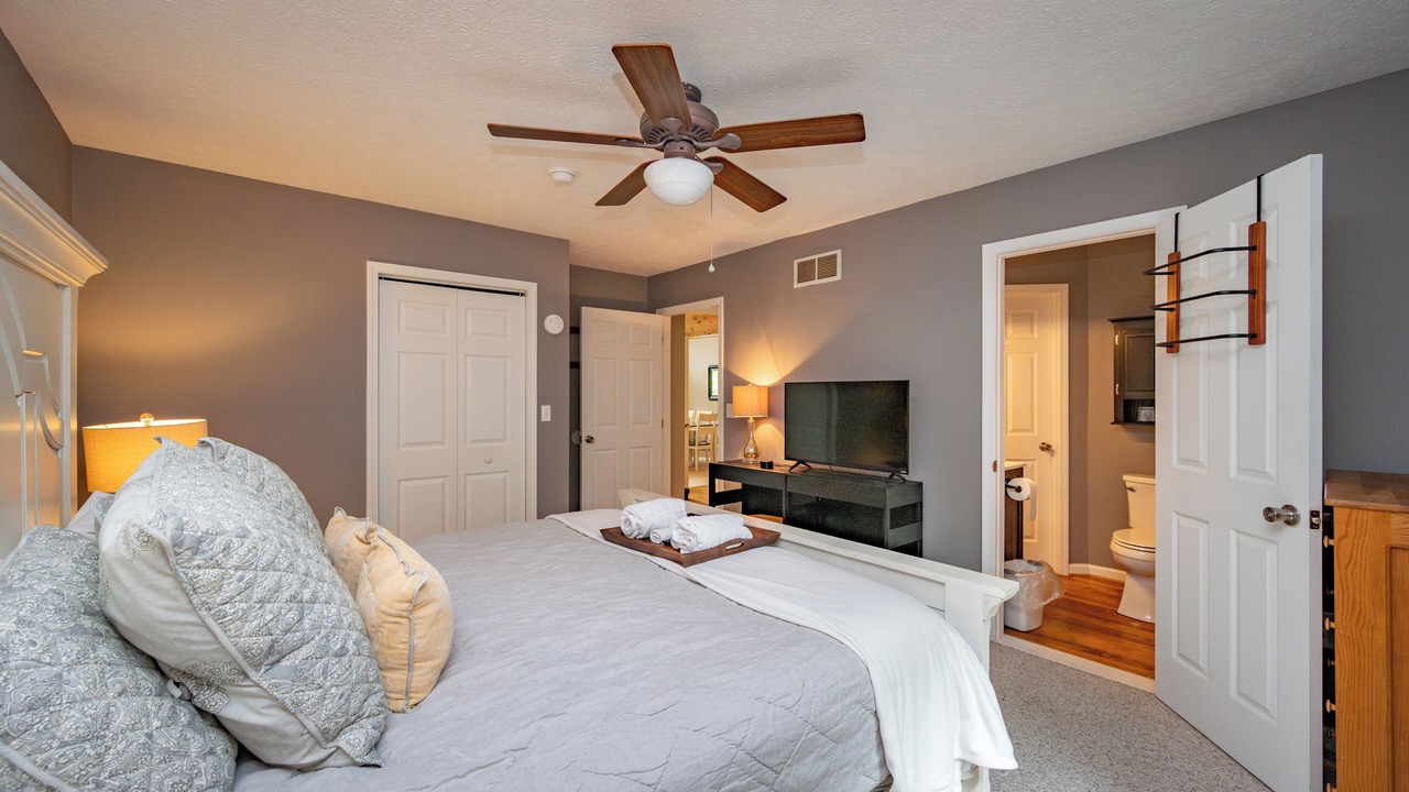 Photo of Bedroom in Mountainside