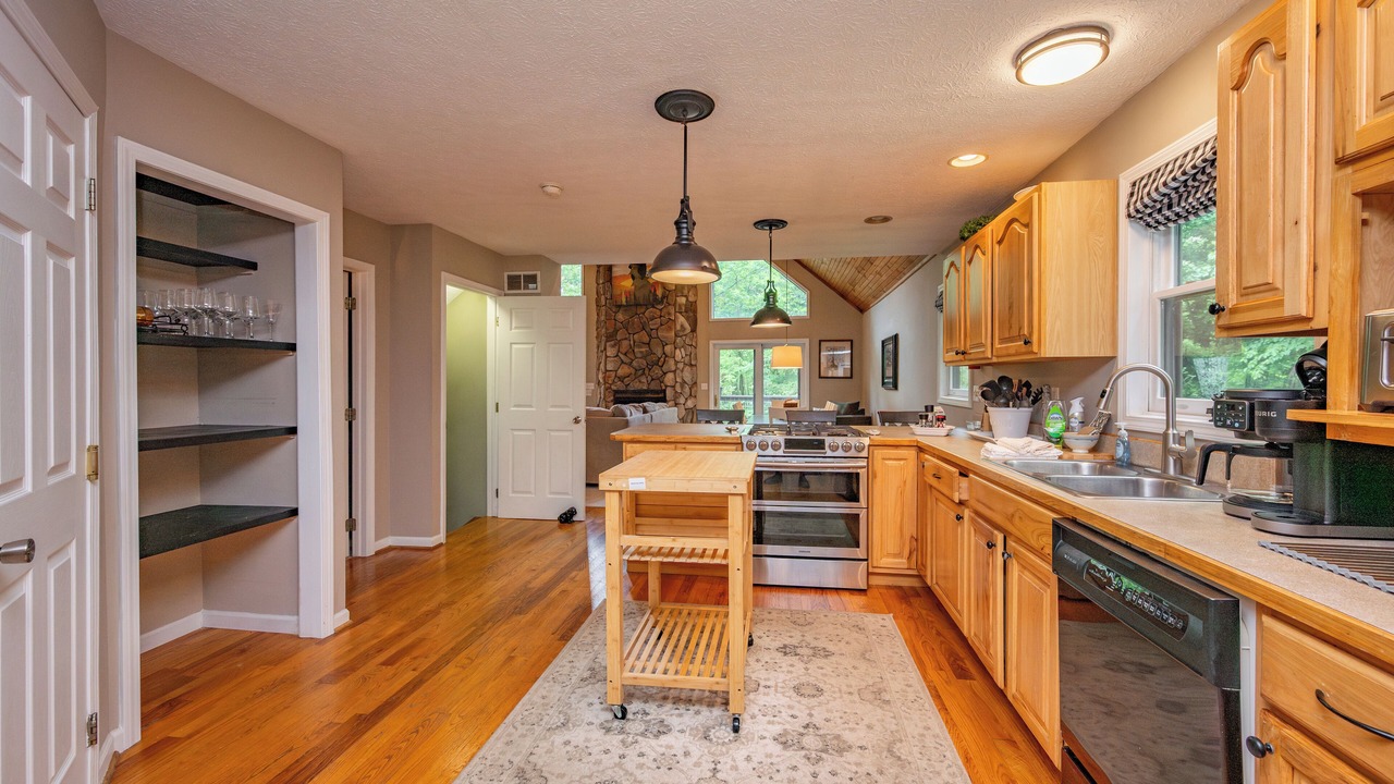 Photo of Kitchen in Mountainside