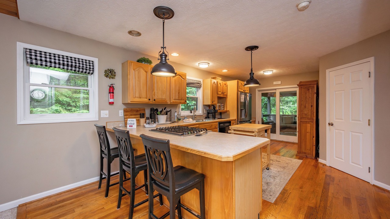 Photo of Kitchen in Mountainside