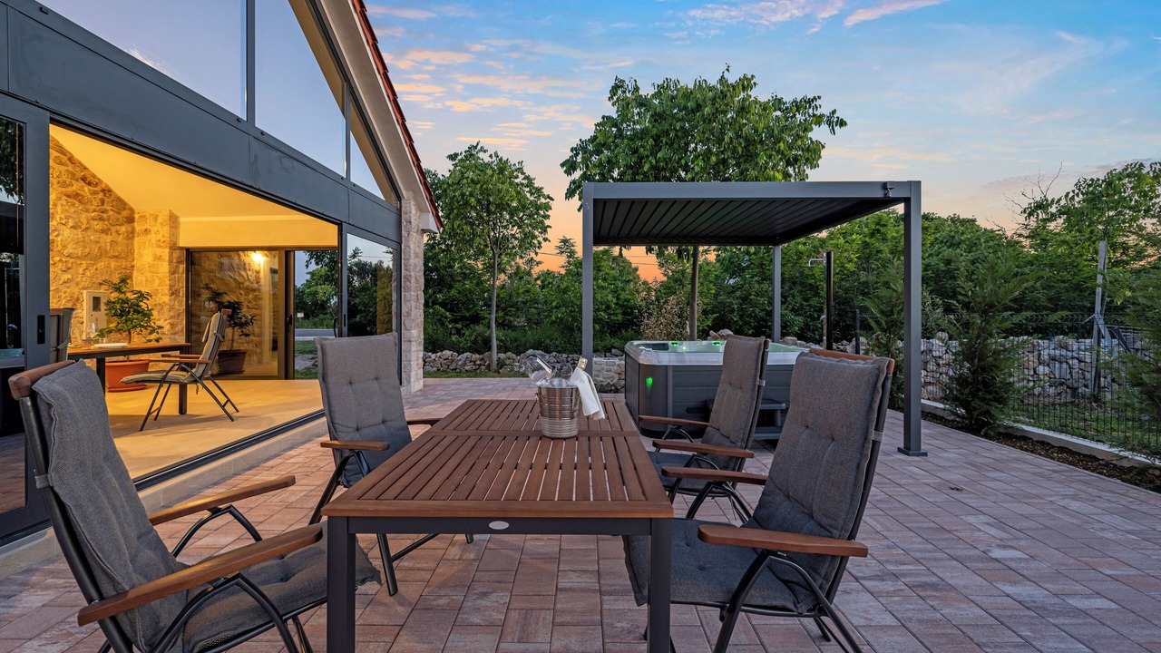 Photo of Outdoor in Drnis