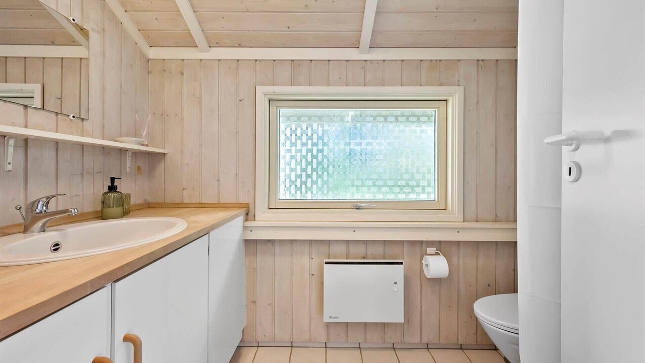 Photo of Bathroom in Karrebksminde