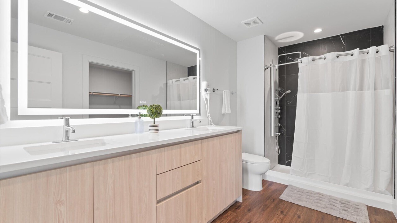 Photo of Bathroom in West Congress