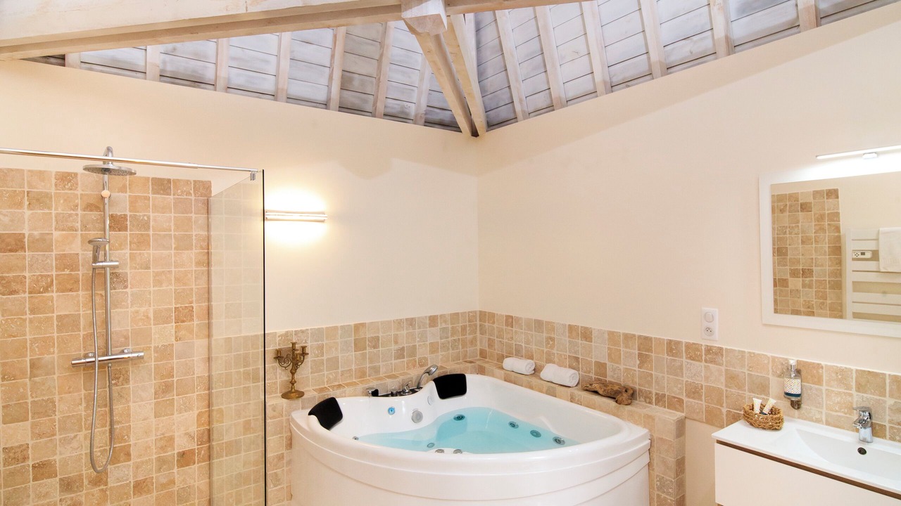 Photo of Bathroom in Noyant-et-Aconin