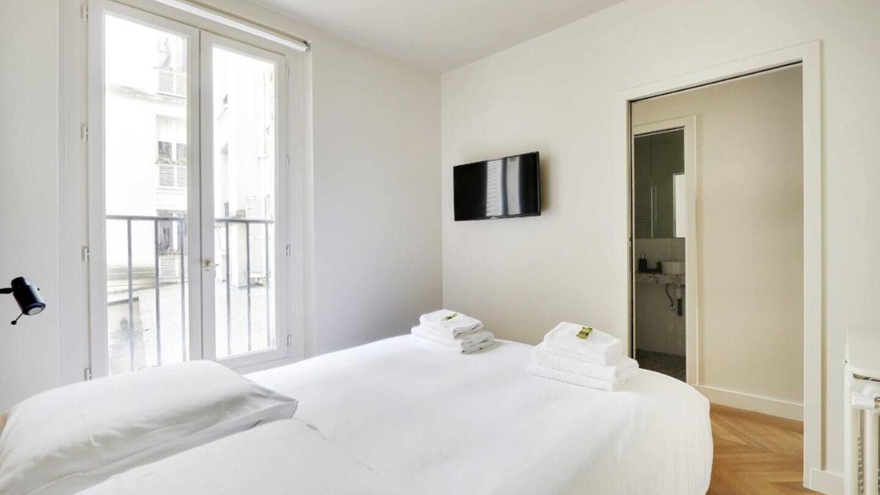 Photo of Bedroom in 18th Arrondissement