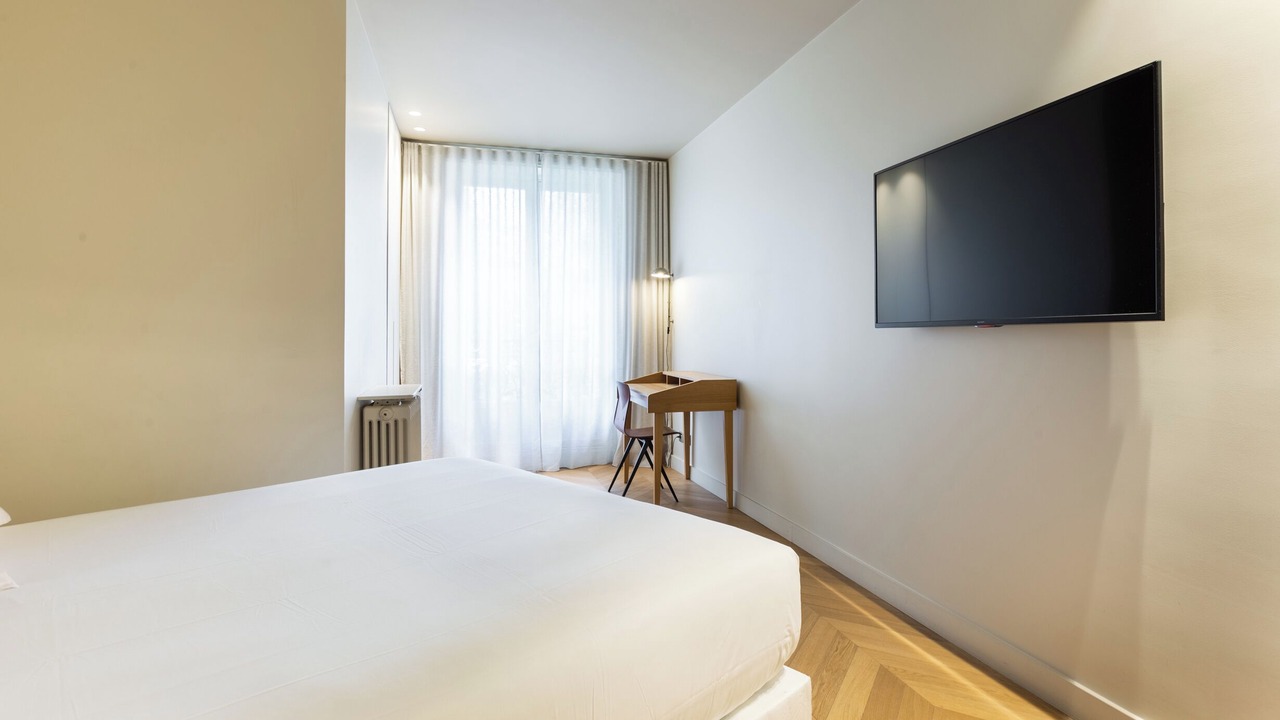 Photo of Bedroom in 18th Arrondissement