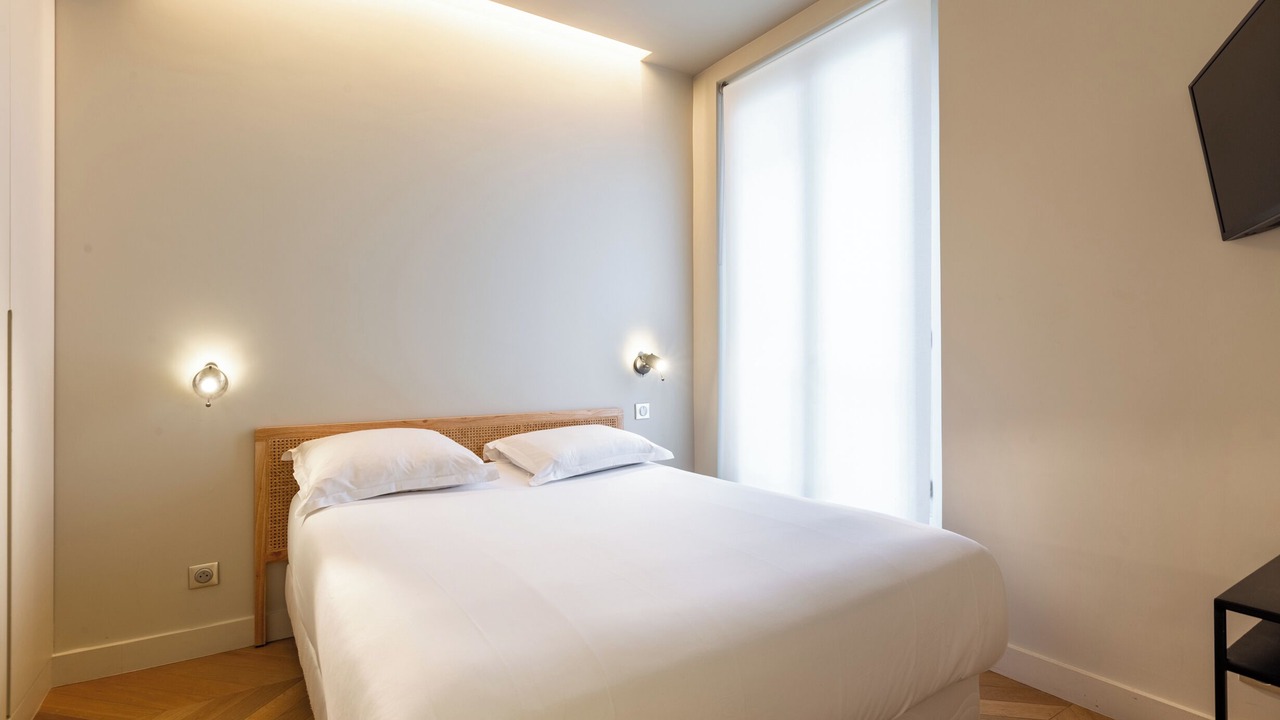 Photo of Bedroom in 18th Arrondissement