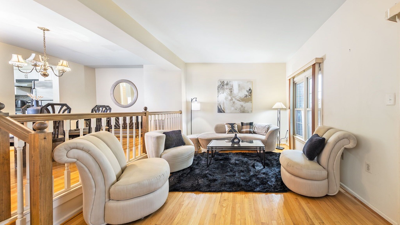 Photo of Livingroom in Lincolnia