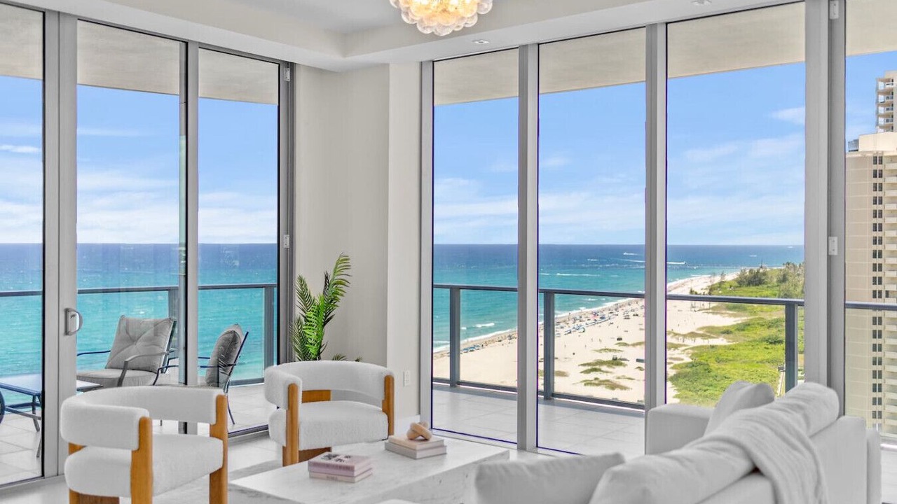 Photo of Livingroom in Singer Island