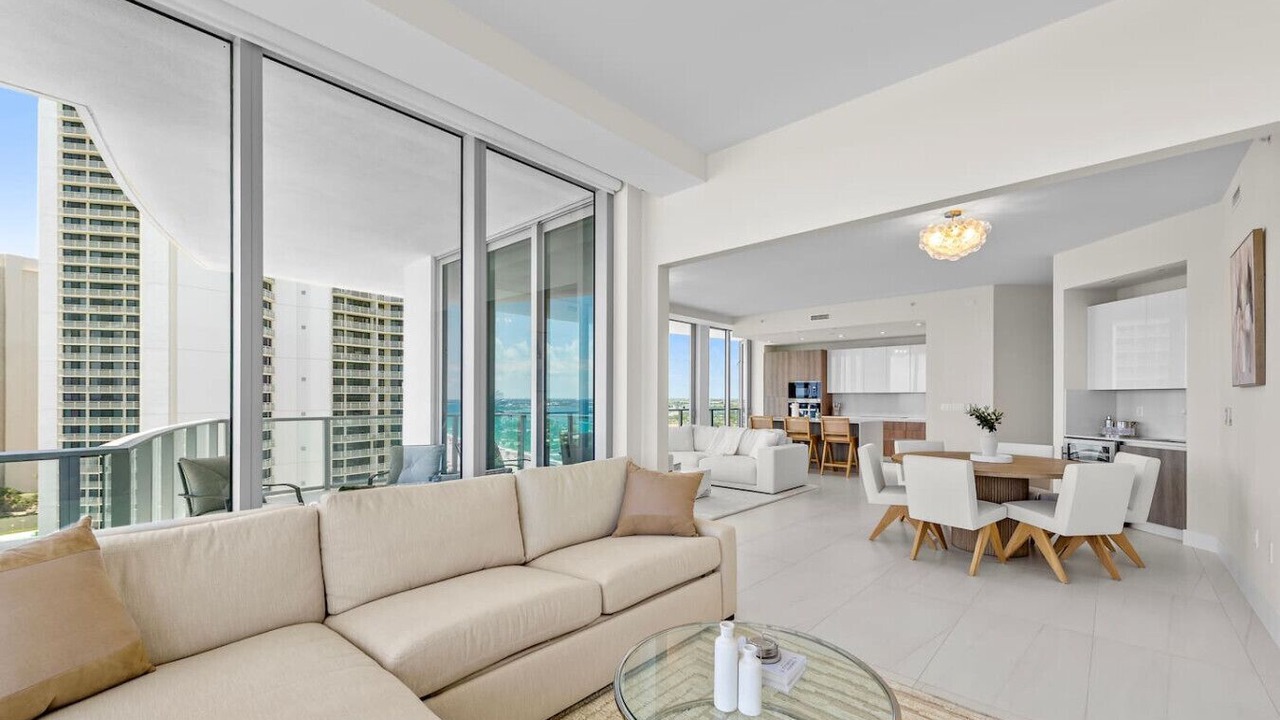 Photo of Livingroom in Singer Island