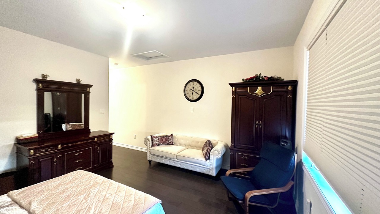 Photo of Bedroom in Thorold